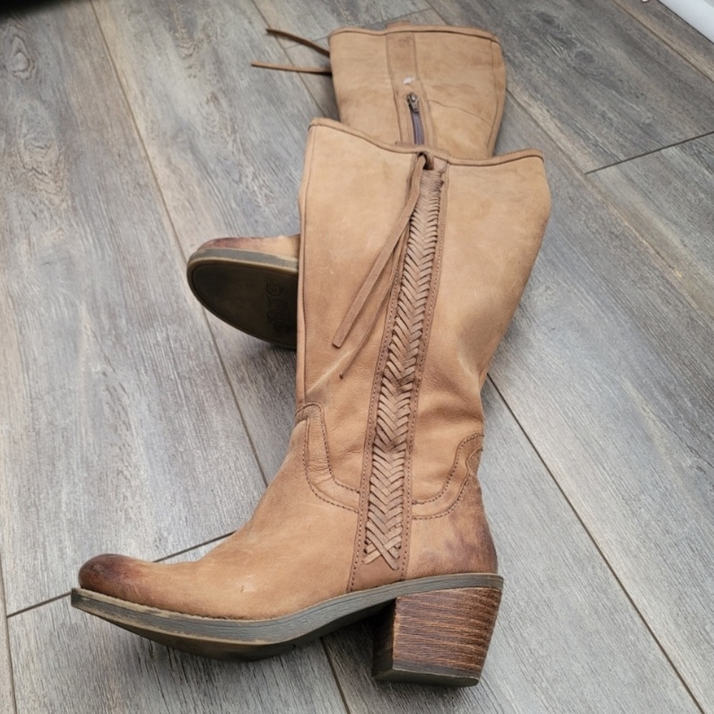 Nine W. American vintage knee-high leather boot